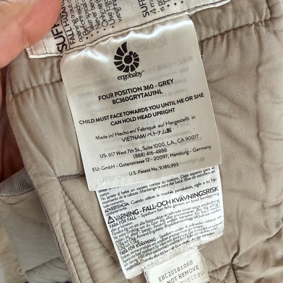 Ergobaby 360 - Picture 2 of 7